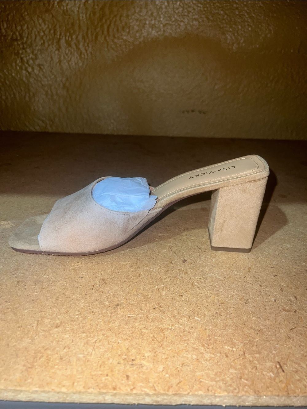 Lisa Vicky’s Women’s Size 9 Tan Women's Slide Sandals